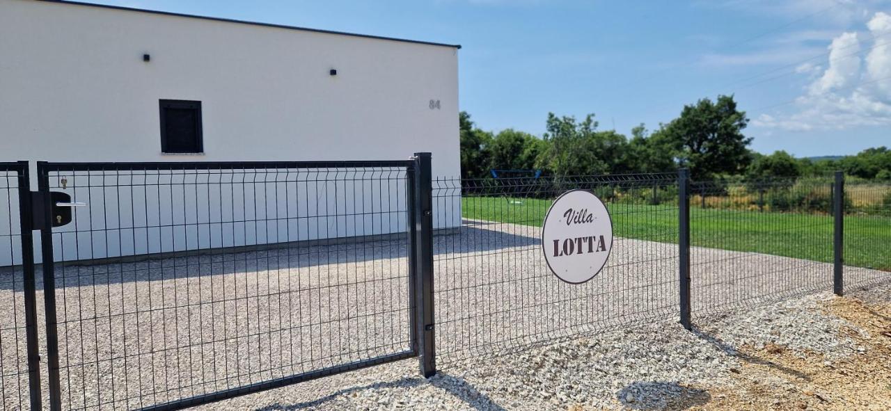 Villa Lotta ラビン エクステリア 写真