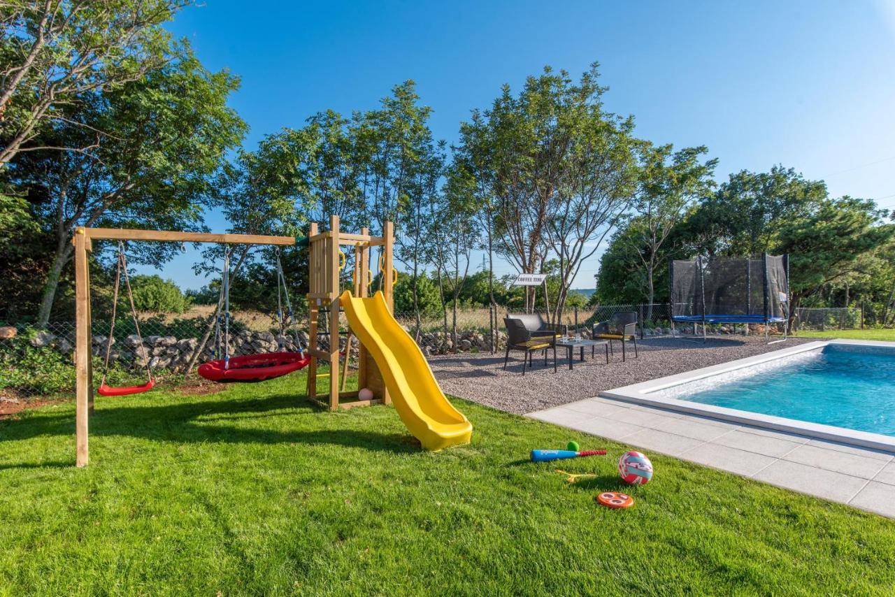 Villa Lotta ラビン エクステリア 写真